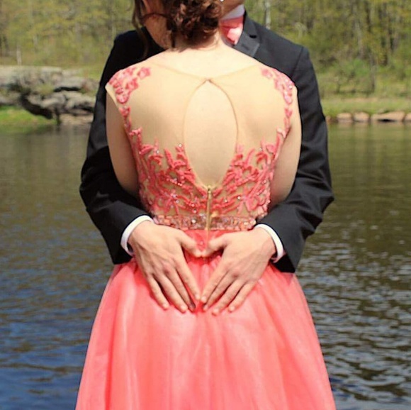 Prom dress - Picture 2 of 2